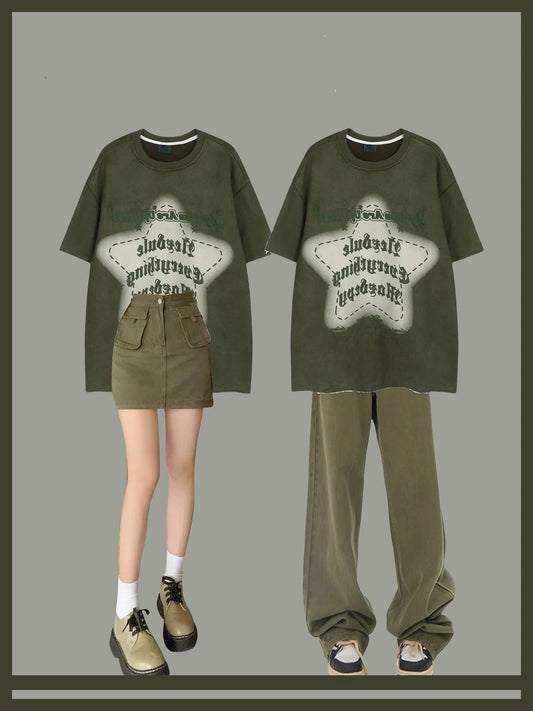 アメリカンハイストリートヴィンテージスエード発泡アルファベットプリントおしゃれでゆったりカジュアル半袖Tシャツ/アーミーグリーンカーゴスカート女夏ギャル風デザインハイウエストA後ヒップスカート/アーミーグリーンハイストリートワイドレッグジーンズ女性ウエストボタン調節デザイン感ゆったりストレートカジュアルパンツinsトレンド番号ZT360