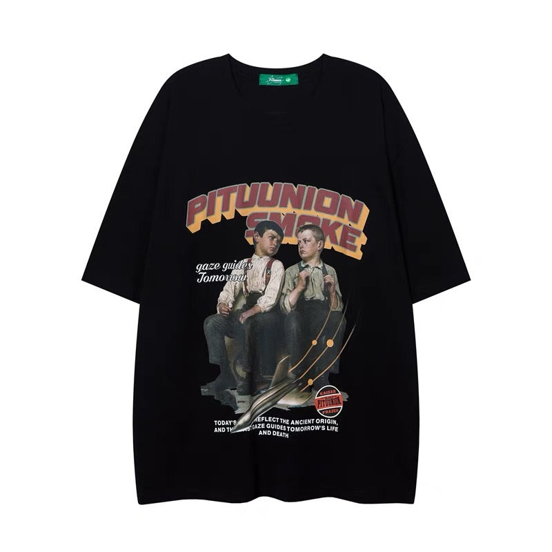 ヒップホップ街頭漫画プリントoversize半袖Tシャツ男女正肩上着 ブラック肩プリント半袖Tシャツ女性夏2023新作小柄なギャル補整ボディシャツ半袖上着番号ZT252
