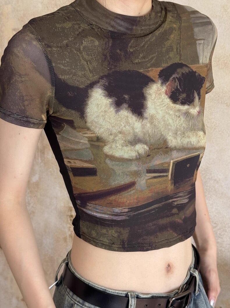 ゆるかわ猫アートプリントクロップドTシャツ｜可愛い猫柄半袖トップス