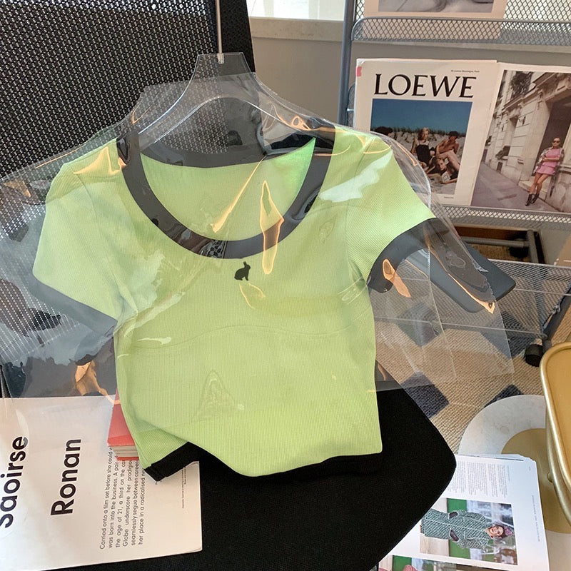 uネック正肩ショートタイプニット半袖Tシャツ女性夏ギャルスリム上着 男女ニッチなデザイン感覚アメリカ風ゆったり半袖Tシャツ番号ZT127