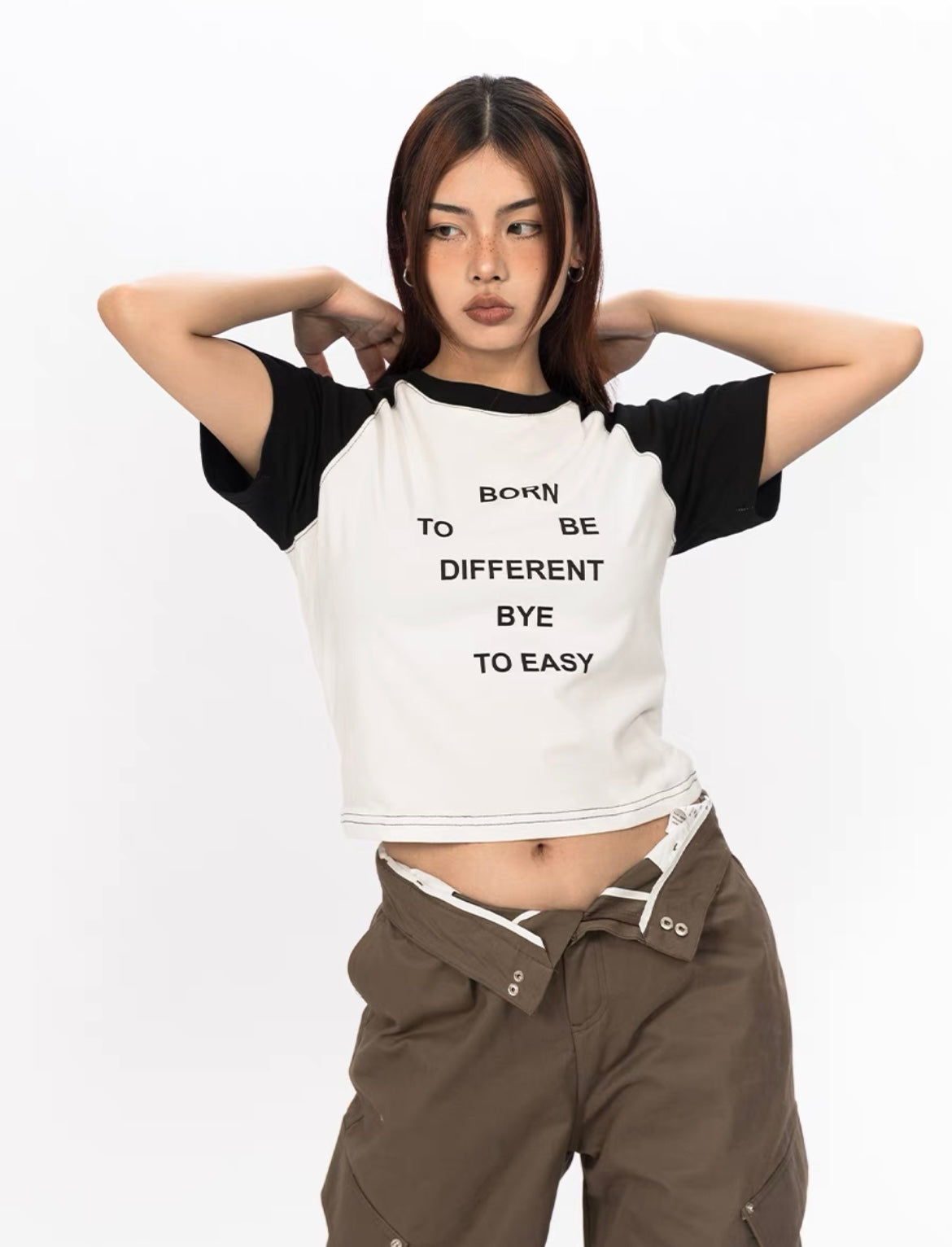 ヒップホップバタフライグラフィティ半袖Tシャツ アルファベットプリント半袖Tシャツ女性アメリカ風甘辛切替上着スリムショートタイプTシャツ番号ZT192