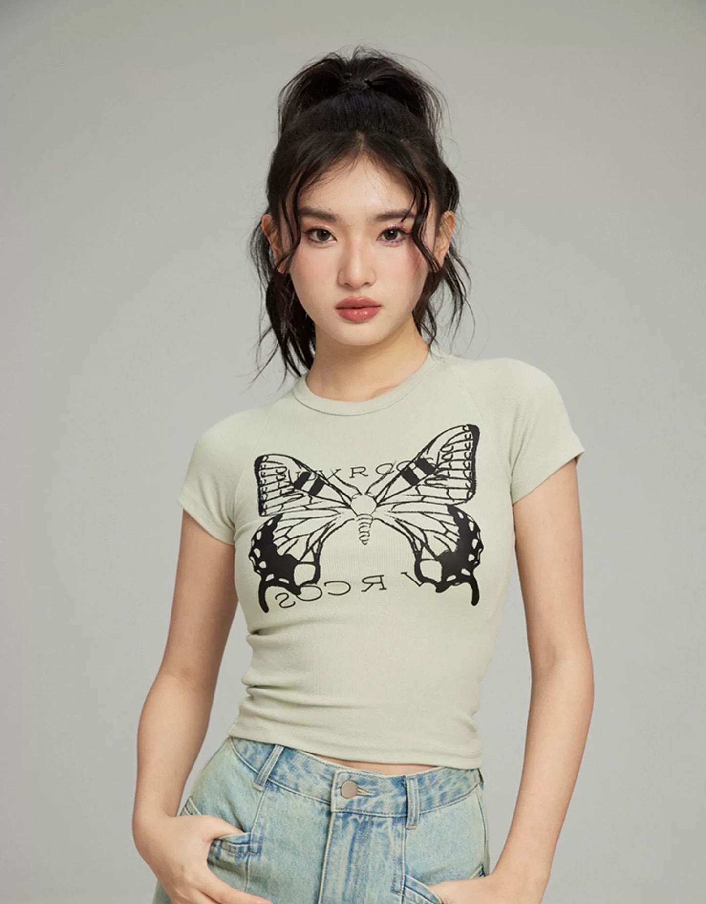 レトロ夢幻蝶スエード半袖Tシャツゆったりカップルコーディネート自在半袖 夏アメリカンヴィンテージバタフライプリントスリム半袖Tシャツへそ出しウエスト番号ZT417